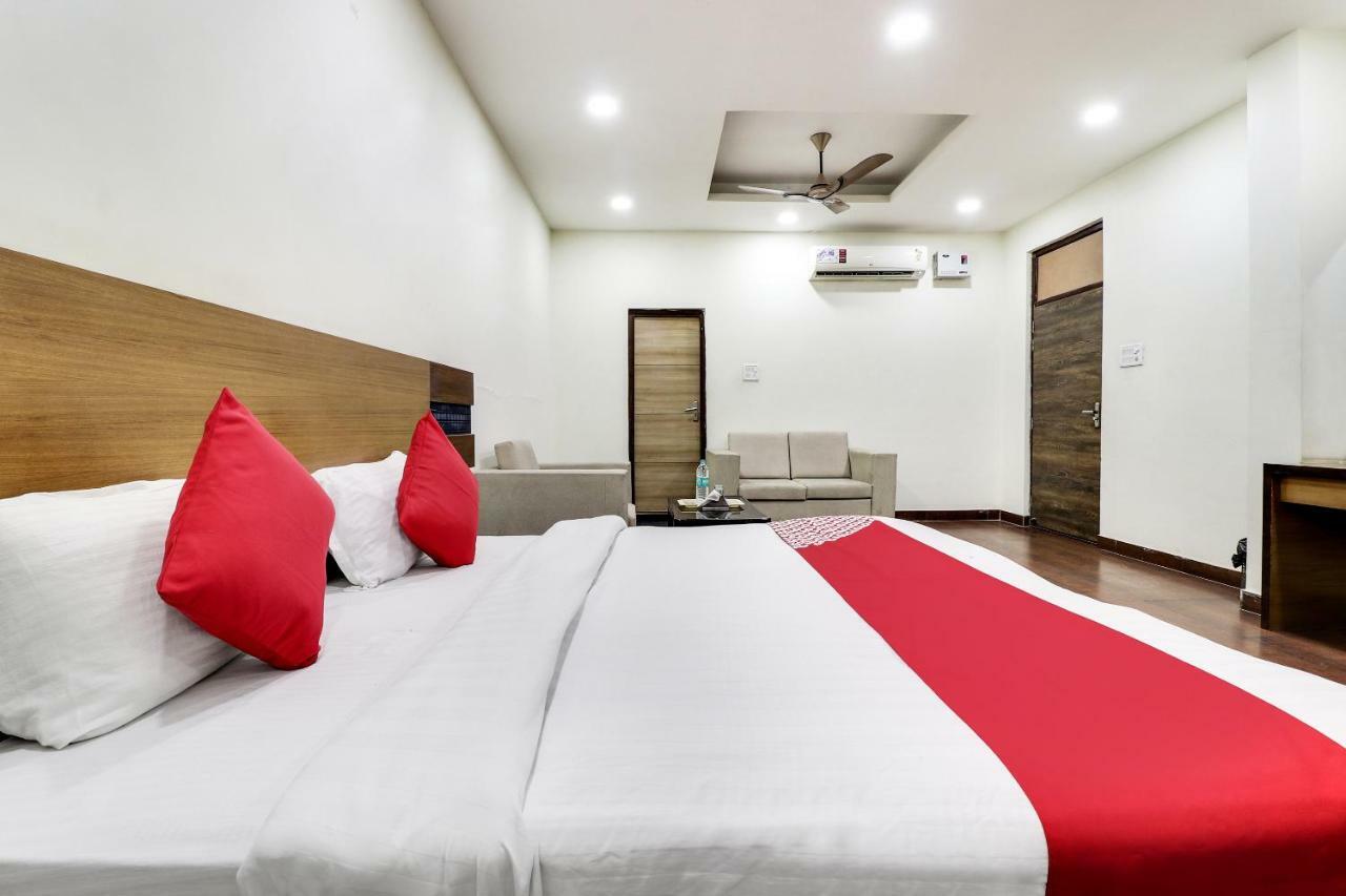 Oyo 43936 Hotel Rajputana Palace Farrukhabad Номер фото