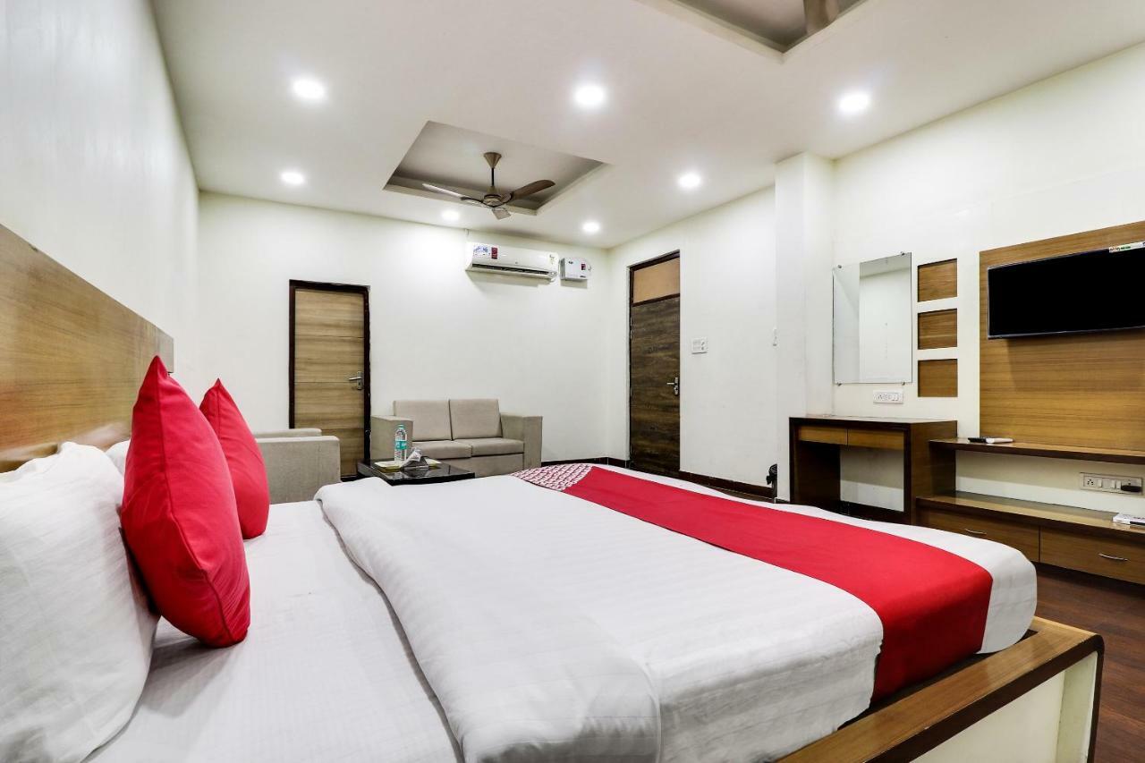 Oyo 43936 Hotel Rajputana Palace Farrukhabad Номер фото